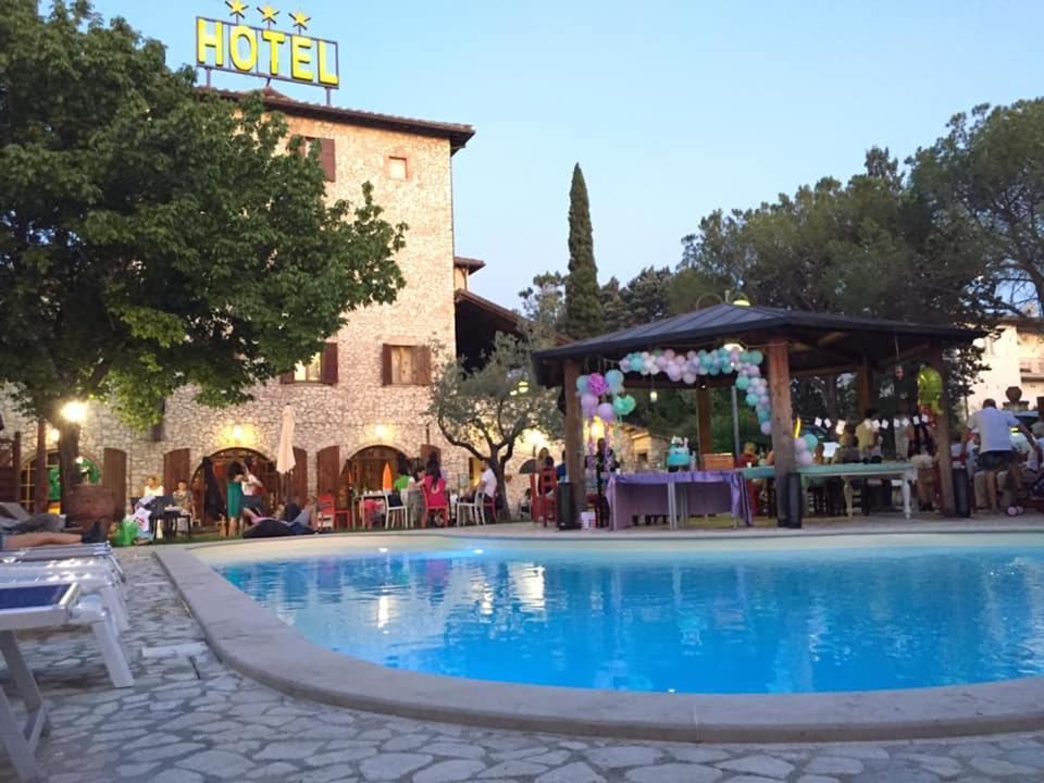 Hotel Benedetti Campello sul Clitunno Eksteriør bilde